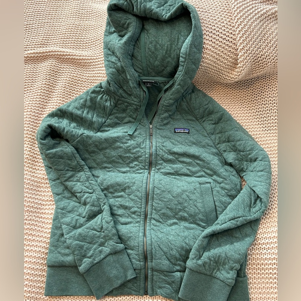 Women’s Patagonia hooded zip up sweatshirt size Small